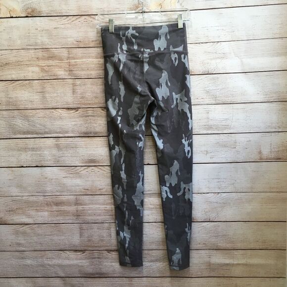 MONO B SILVER FOIL HIGH WAIST CAMO LEGGINGS IN GUN METAL - Picture 5 of 6